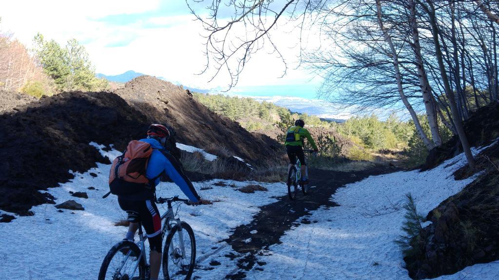 Etna Bike Holiday Дзаферана Етнеа Екстериор снимка